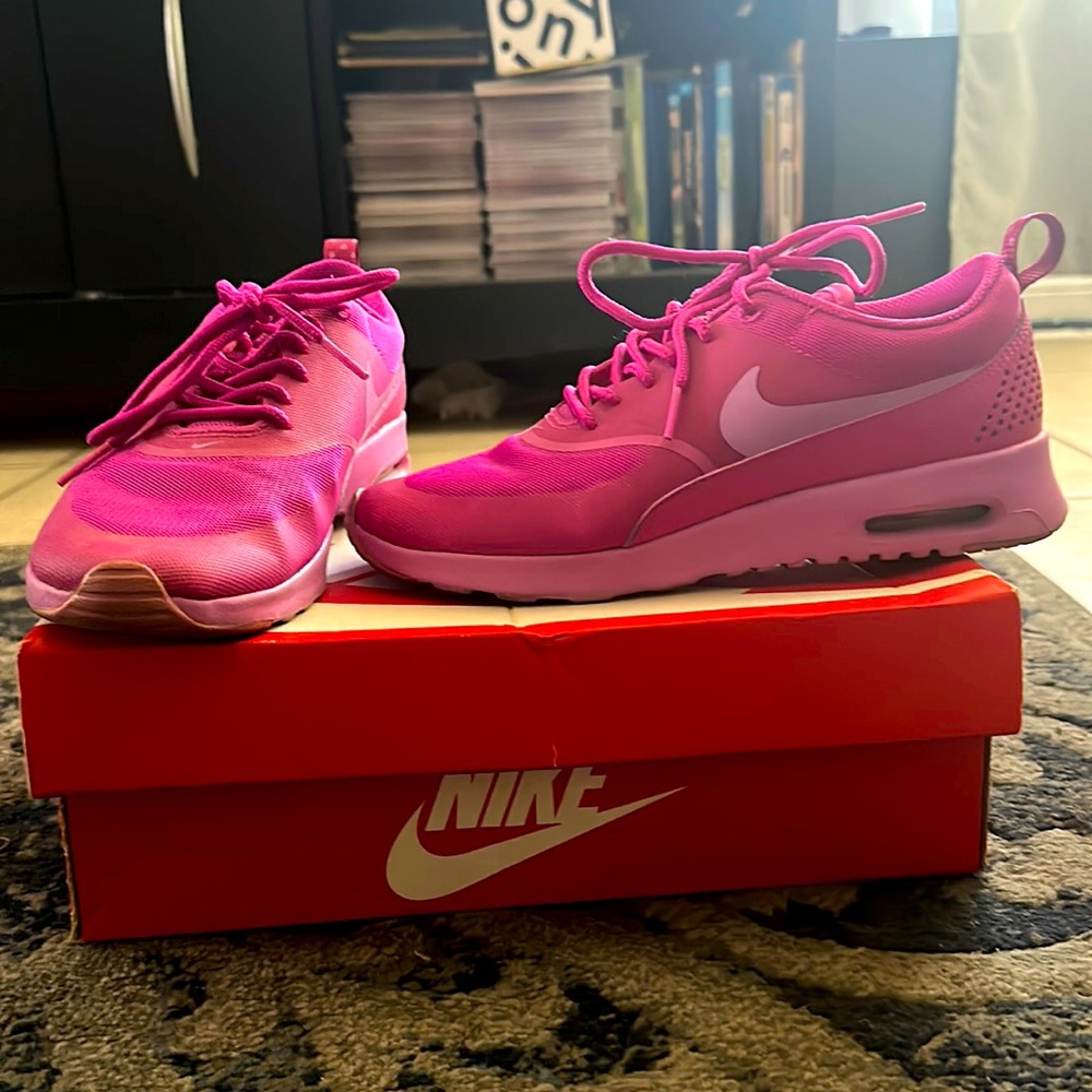 Nike Thea, size 6, Fushia